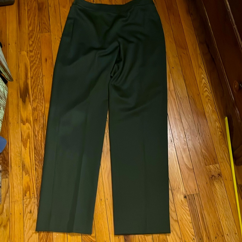 St John Classic Loden Green Wool Pants, size 8